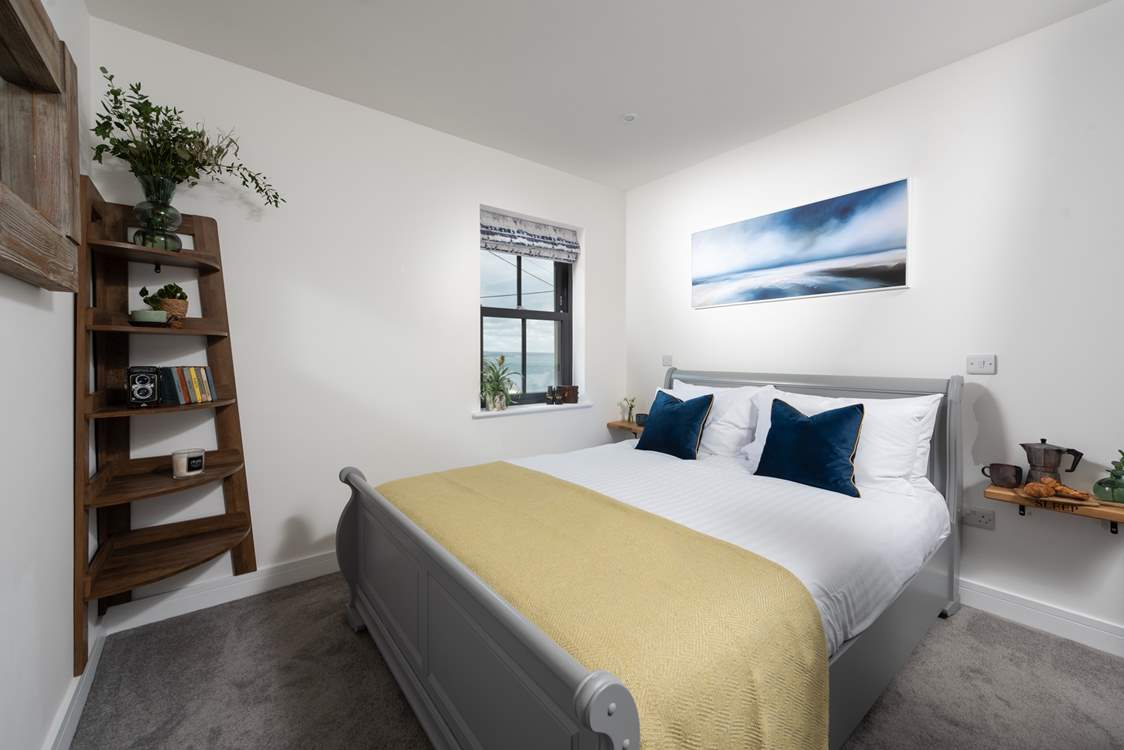 Luxury Private Apartment To Rent Mousehole Cornwall - King Size Master Bedroom With Coastal Colour Palette