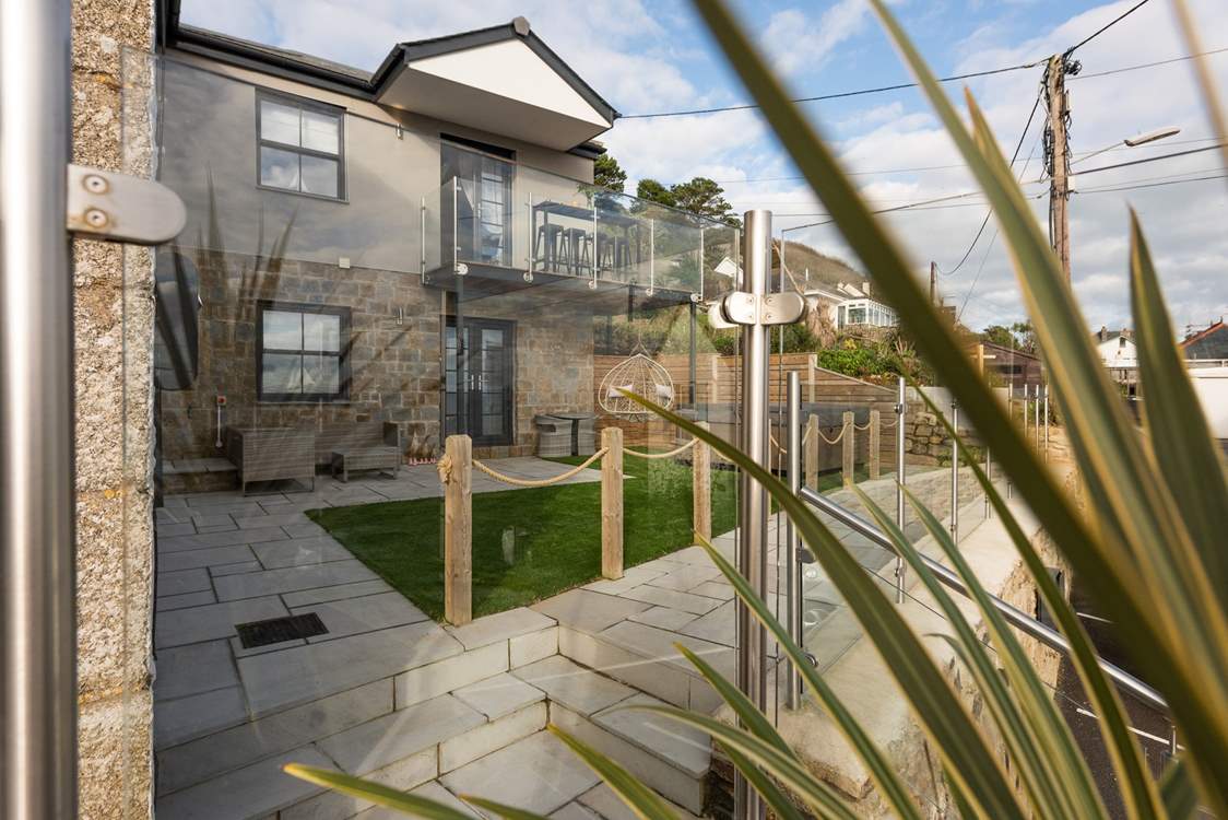 Luxury Private Apartment To Rent Mousehole Cornwall - Private Terrace And Bar With Panoramic Sea Views